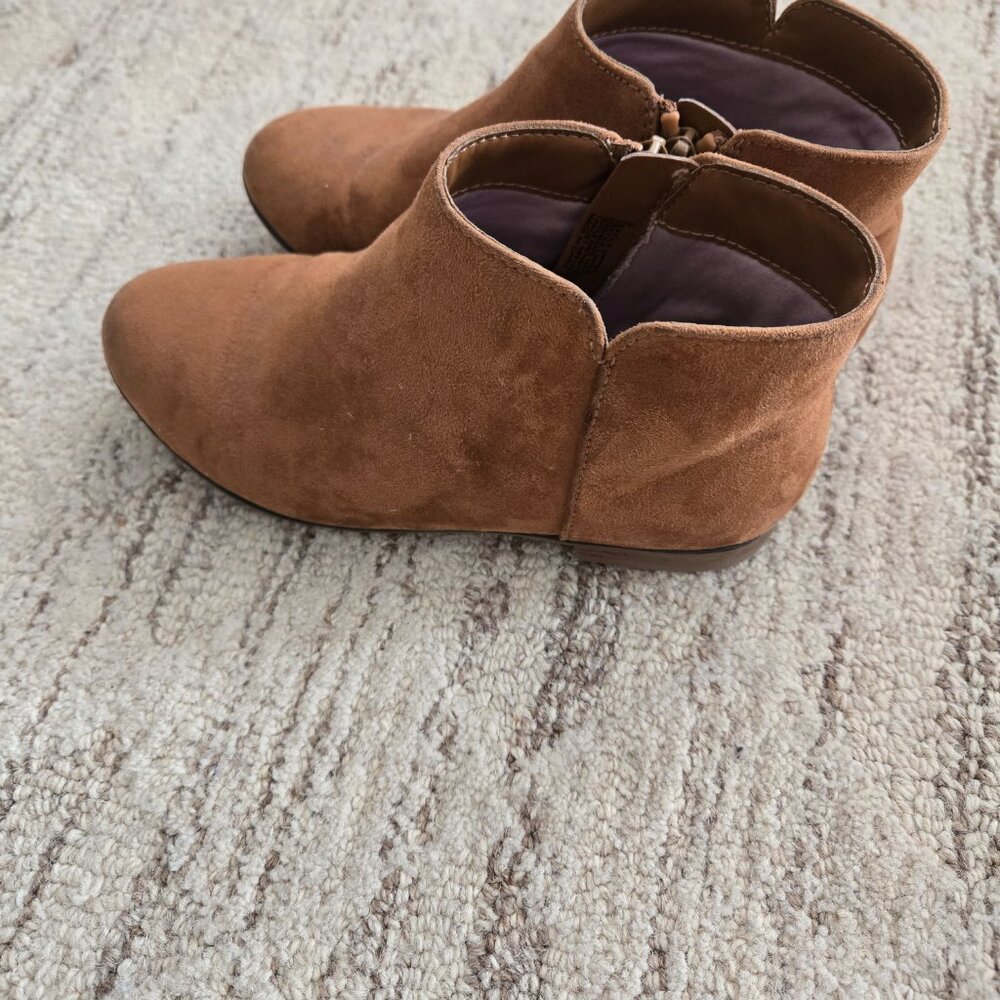 Cat and jack girls size 3 boots - Picture 2 of 3